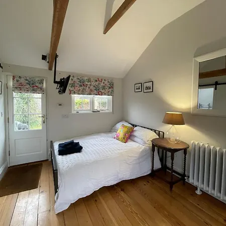 Daire The Parcel Shed *